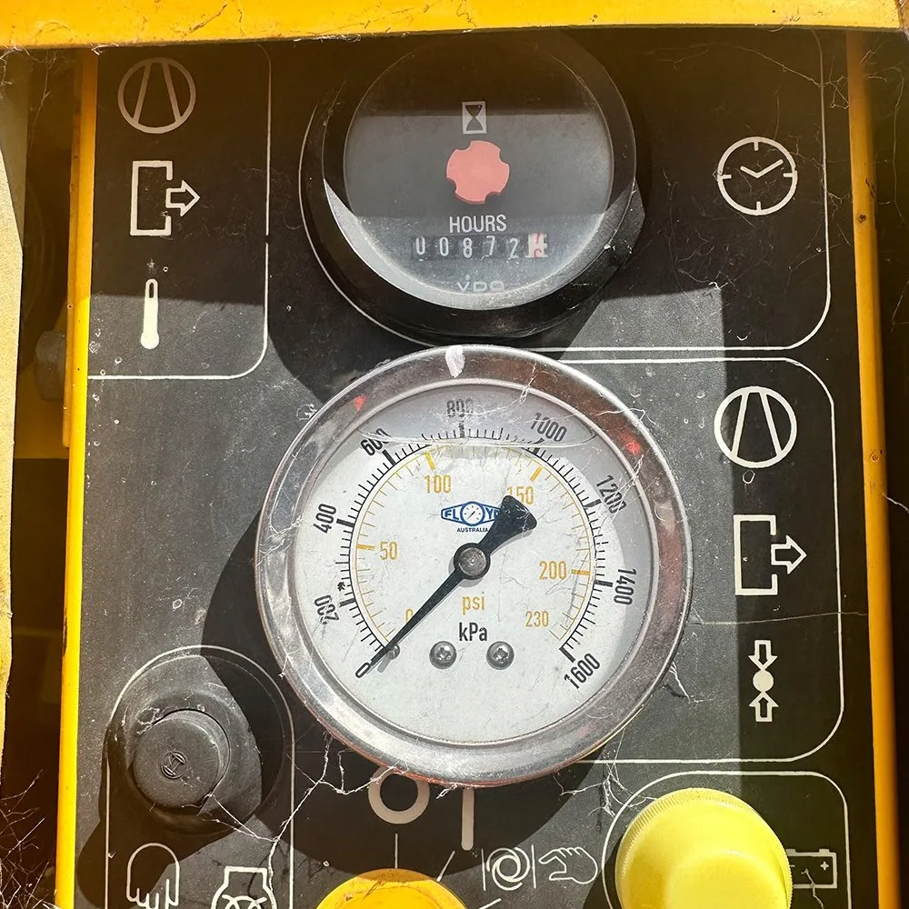 1999 Compair C20 70cfm Second Hand Diesel Compressor - Image 2